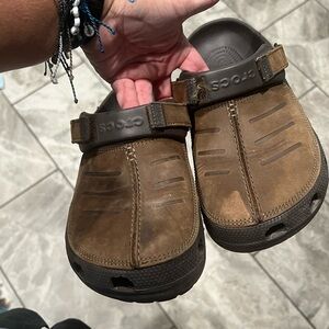 Men’s crocs